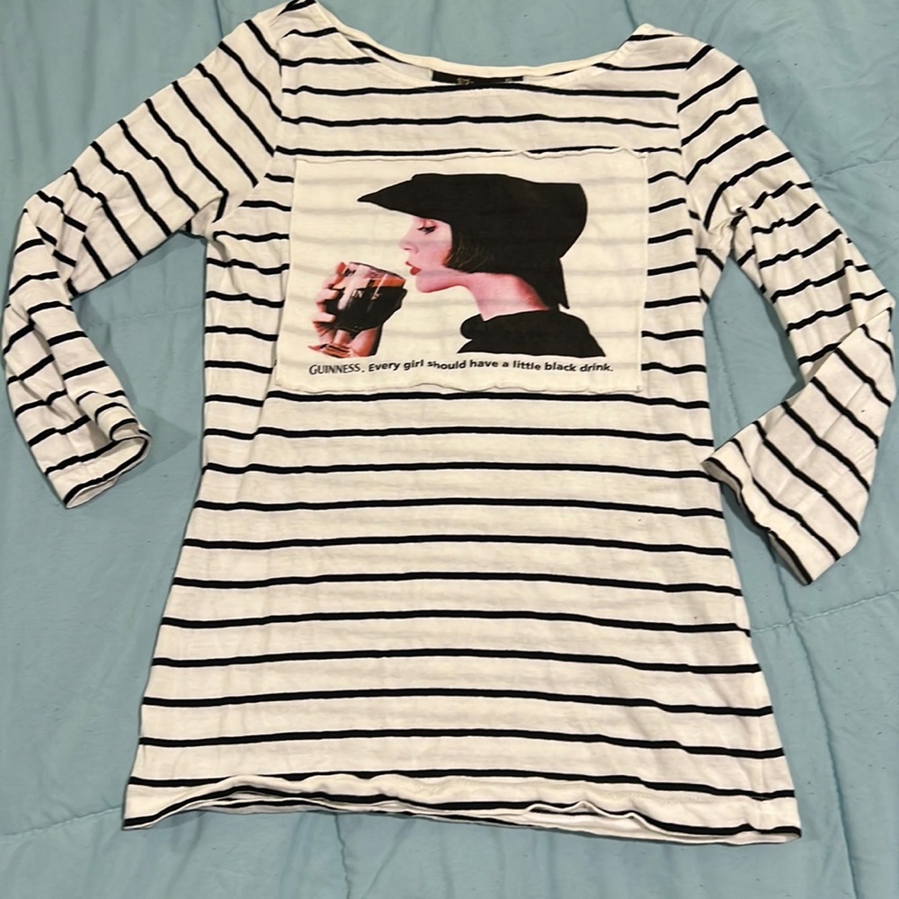Striped Black & White Graphic Long-Sleeve Women's Top